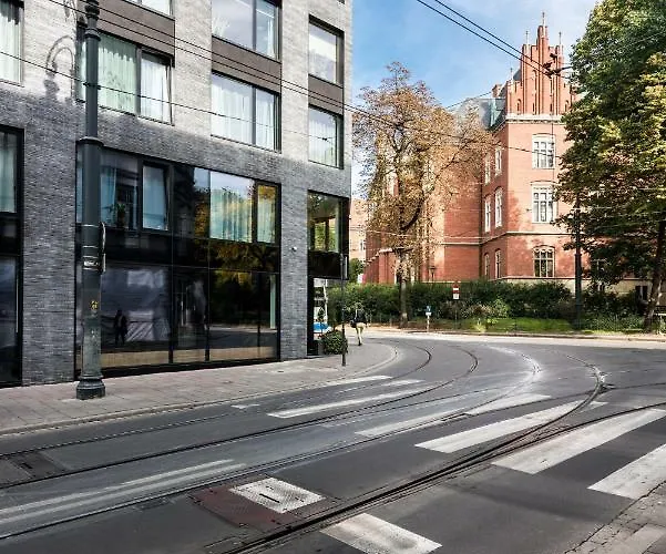 White Pilsudskiego 1