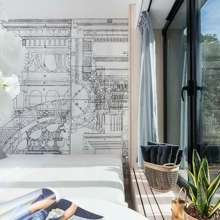 White Pilsudskiego 1 *